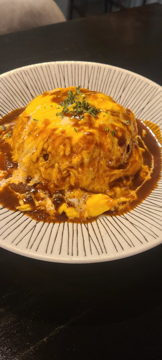こんばんは！
年末も大詰め、忘年会のかたも多いと思います。今夜は久しぶりにデミグラスソースのオムライスご用意あります！週末のプチごほうびにいかがですか？お待ちしております！

18:30~26:00