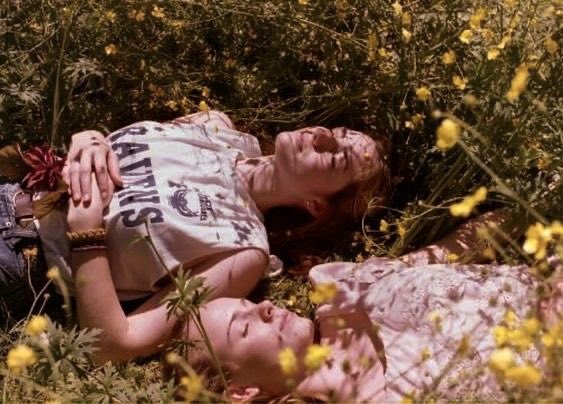 sapphicfanged's tweet image. cr: sunburn by chloe michelle howarth