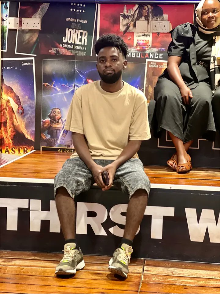 MoStylzz's tweet image. the pfp:                              the face: