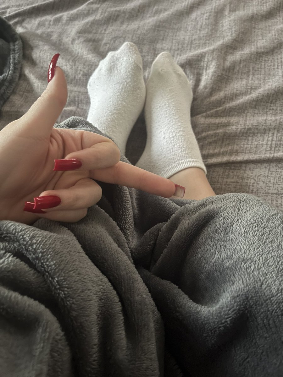 BalkanHerrin_69's tweet photo. Morgen Loservolk🧎🏼♂️
Ich bleibe noch im Bett liegen und lasse mir euere Zahlungseingänge schemcken😋
P. hat den ersten Kaffee bereits übernommen.💸
Und jetzt bist DU dran! Los senden
#zahlschwein #sklave #mini #zahlsklave #sklave #herrin #göttin #füße https://t.co/W8zsNBe5hZ