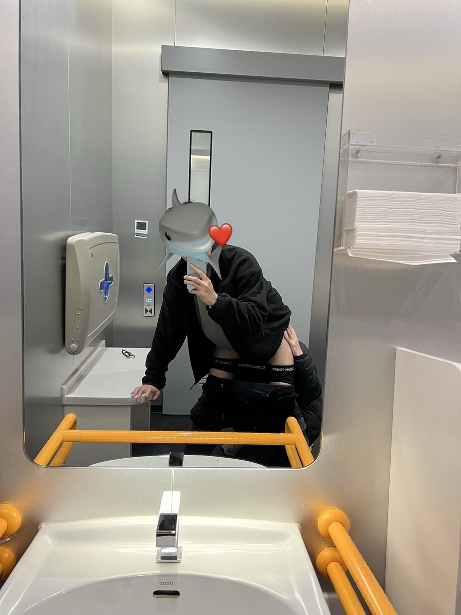 creater_ tweet media