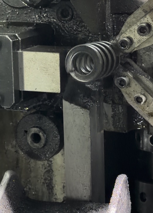 TopwayP87538's tweet image. Introducing our state-of-the-art spring machine for precision and efficiency in spring production! Elevate your manufacturing process with advanced technology. Discover more today! ⚙️ #SpringMachine #Innovation #fyp #topway 
onetopway.com