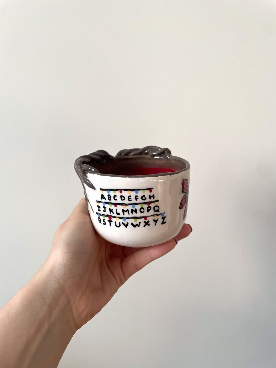 nouisceramic's tweet photo. Stranger things mug 🧡 https://t.co/hkdhQCoA5a