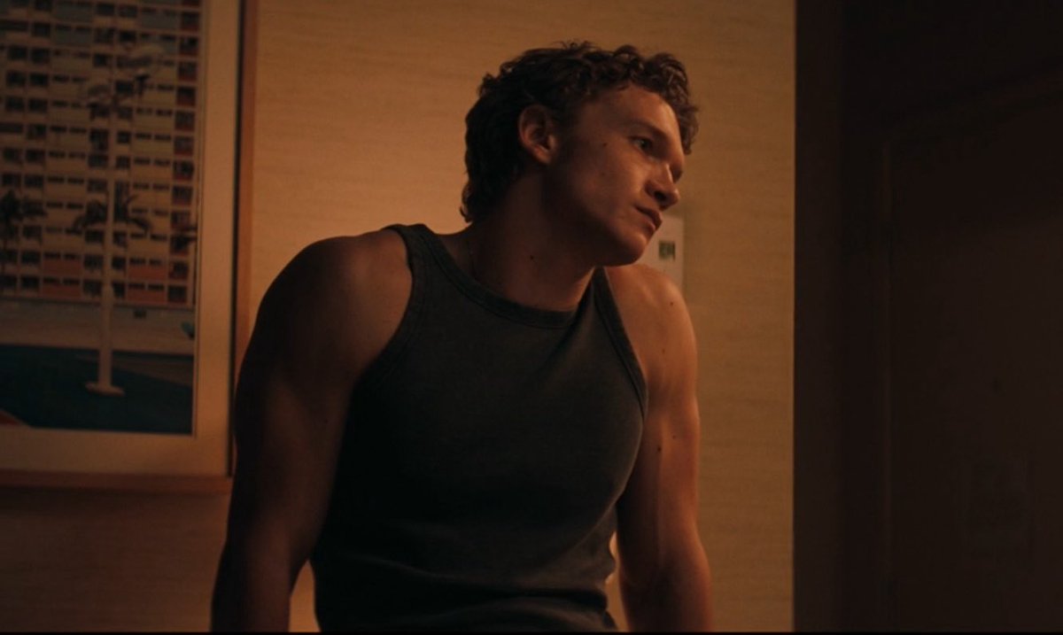 è proprio un dio greco russo texano #heatedrivalry