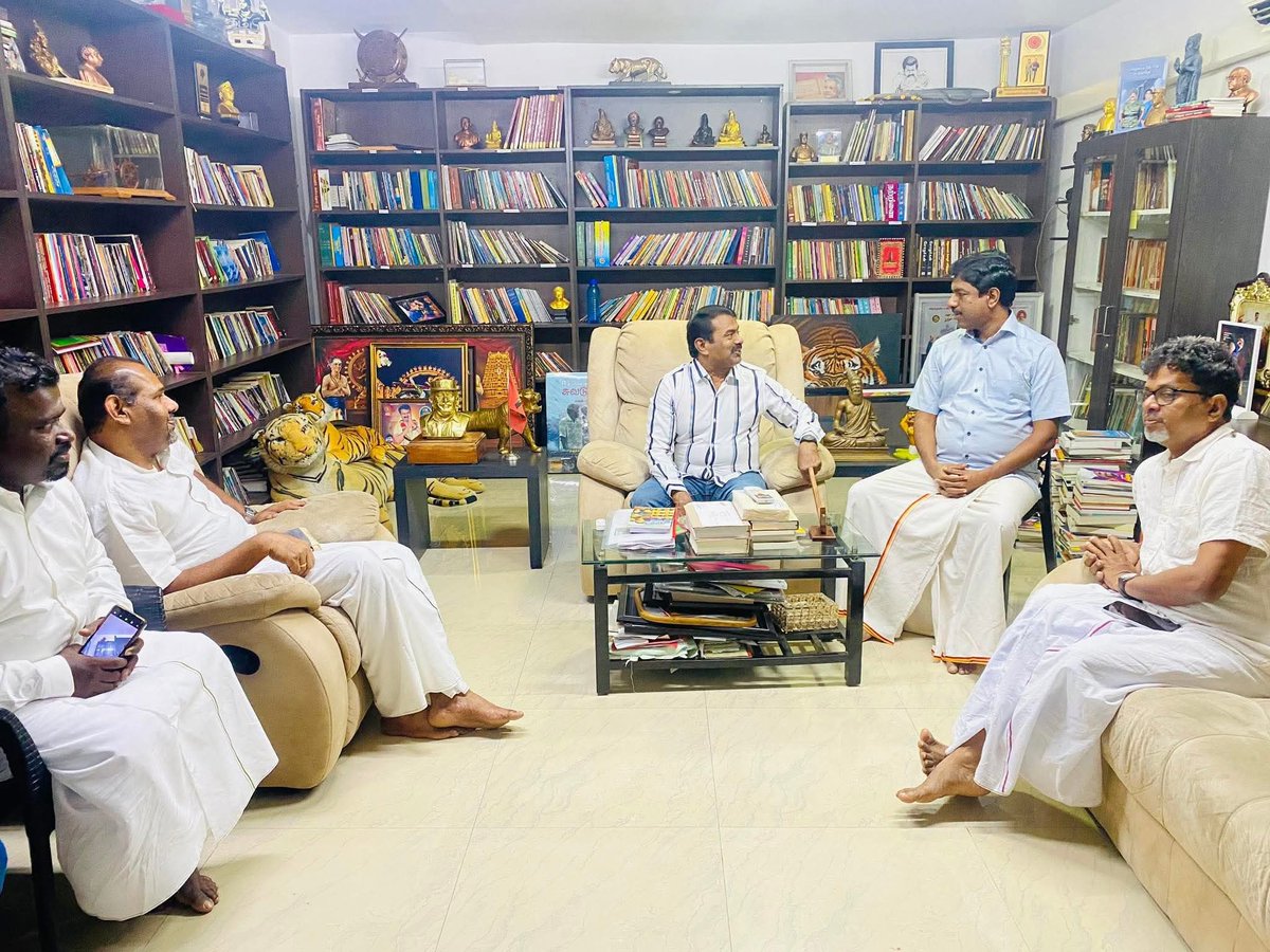 prathap529's tweet photo. #நாம்_தமிழர் கட்சியுடன் சந்திப்பு! 

தமிழர் தேசம், தமிழர் இறைமை அங்கீகரிக்கப்பட்ட தீர்வை வலியுறுத்தி தமிழக சுற்றுப்பயணம் மேற்கொண்டுள்ள தமிழ்த்தேசிய மக்கள் முன்னணி, தமிழ்த்தேசிய பேரவையினர் #நாம்_தமிழர்_கட்சி பிரதம ஒருங்கிணைப்பாளரை இன்று சந்தித்து கலந்துரையாடினர். https://t.co/q1GzIeybfu