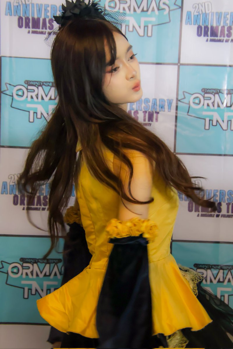 Semangat jualannya <a href="/Vaniallie/">Vania</a> 
#TGIF