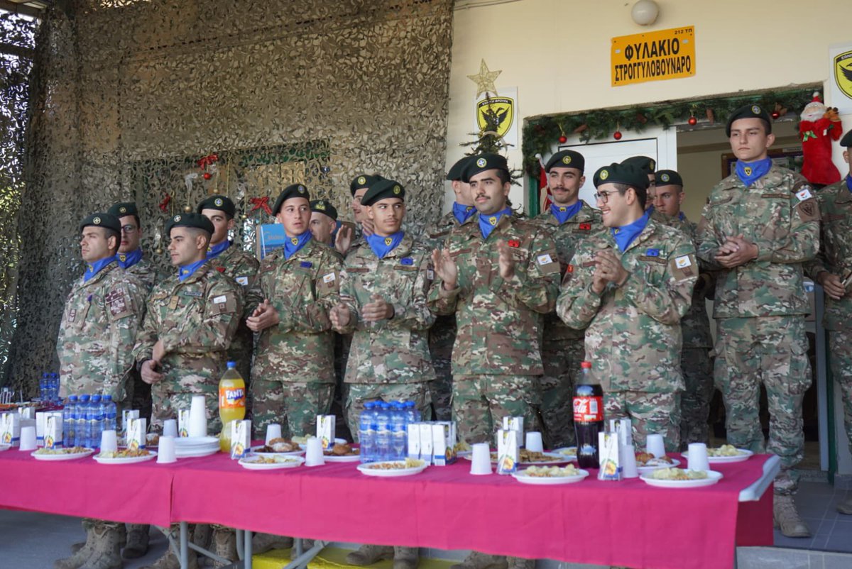 PalmasVasilis's tweet image. Εν όψει των εορτών των Χριστουγέννων και της Πρωτοχρονιάς ξεκίνησα σήμερα σειρά επισκέψεων σε στρατόπεδα και φυλάκια της @NationalGuardCy, κατά τη διάρκεια των οποίων είχα την ευκαιρία να συναντηθώ με στελέχη και οπλίτες, να συζητήσω μαζί τους και να ανταλλάξω ευχές για τις…