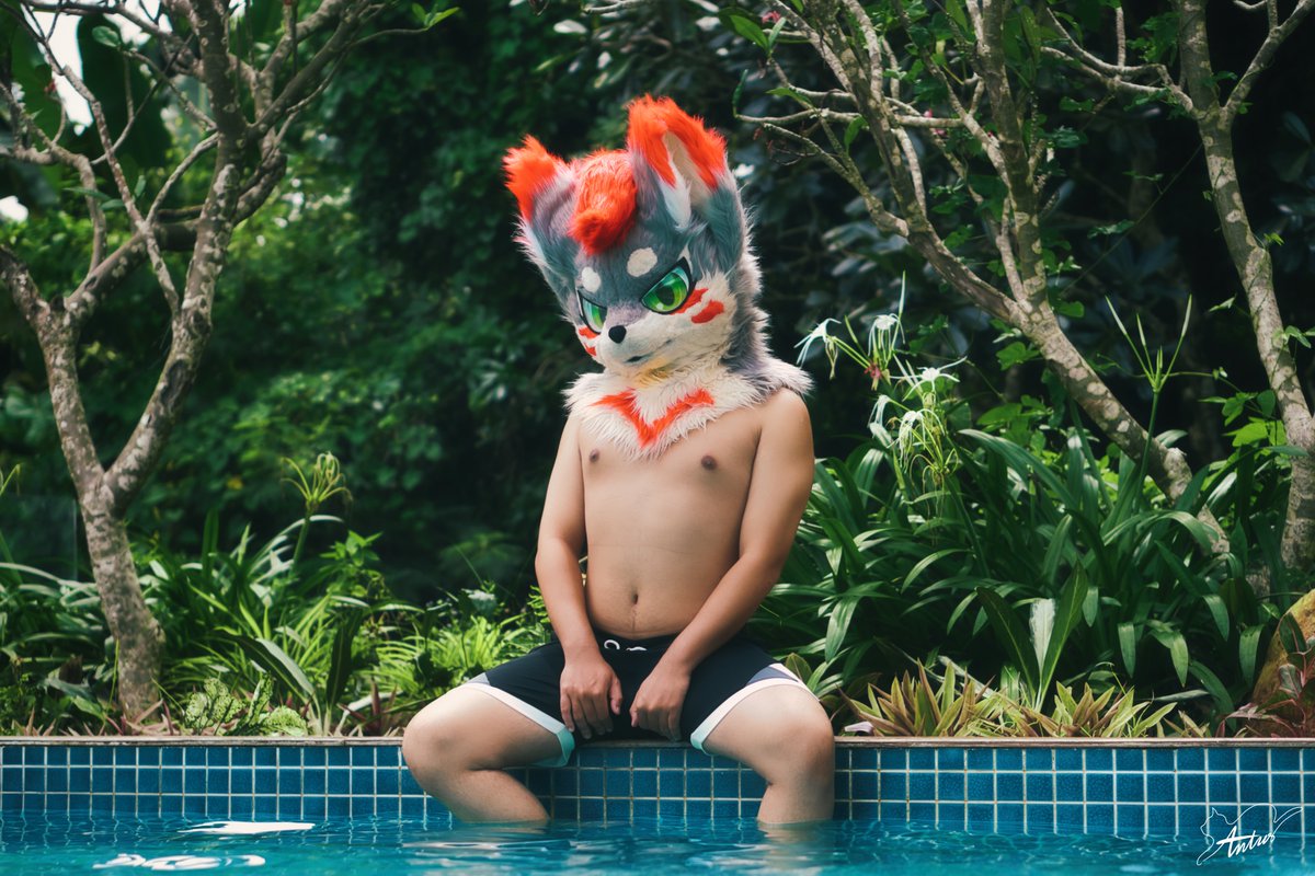 ZuronKun's tweet photo. Come closer... Leave your clothes behind and join me !!!
#fursuitfriday
📷: Antus The Catto https://t.co/E1DPfpZA51