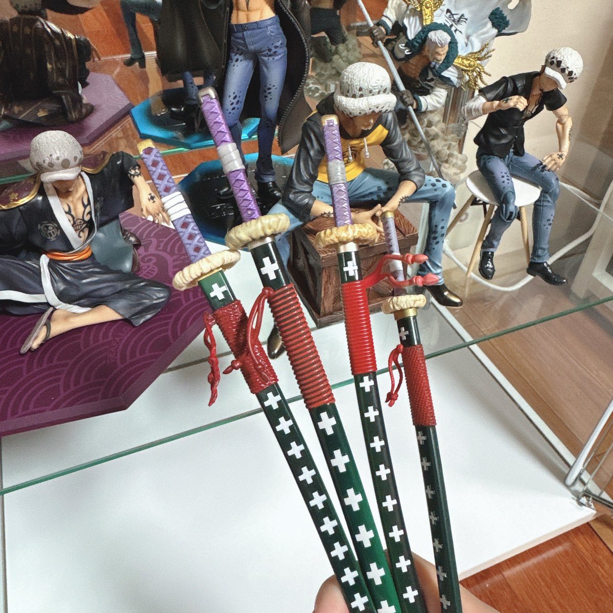 フィギュア整理の為に色々動かしてたらどの鬼哭がどのロ〜のものから