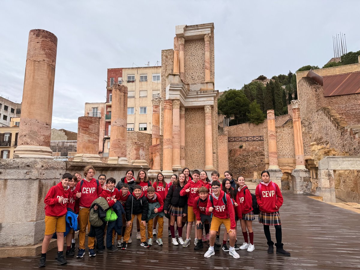 VirgendelPasico's tweet image. Nuestros alumnos han dejado los libros a un lado para caminar por la historia. Hemos visitado dos de los tesoros más impresionantes de Cartagena: el Teatro Romano y el Barrio del Foro Romano.
#Cartagena #CarthagoNova #ExcursiónEscolar #HistoriaViva #PatrimonioCultural