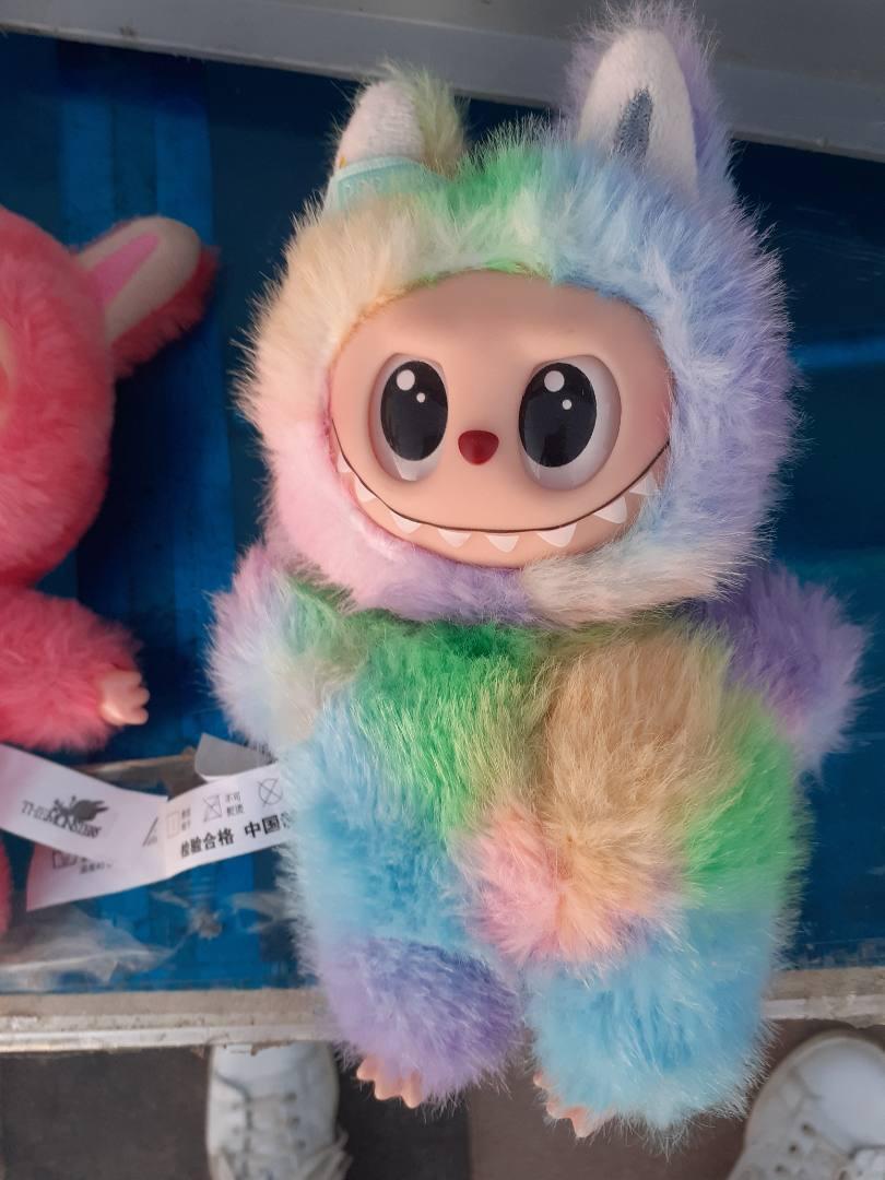 #RappelProduit CONTREFACON- Porte clés peluche THE MONSTERS Fall in Wild - CONTREFACON POP MART Risques : Étouffement Motif : Présence de petits éléments libérés après essais de traction( pied gauche et main ) et anneau amovible qui peuvent être ingéré ... rappel.conso.gouv.fr/fiche-rappel/2…