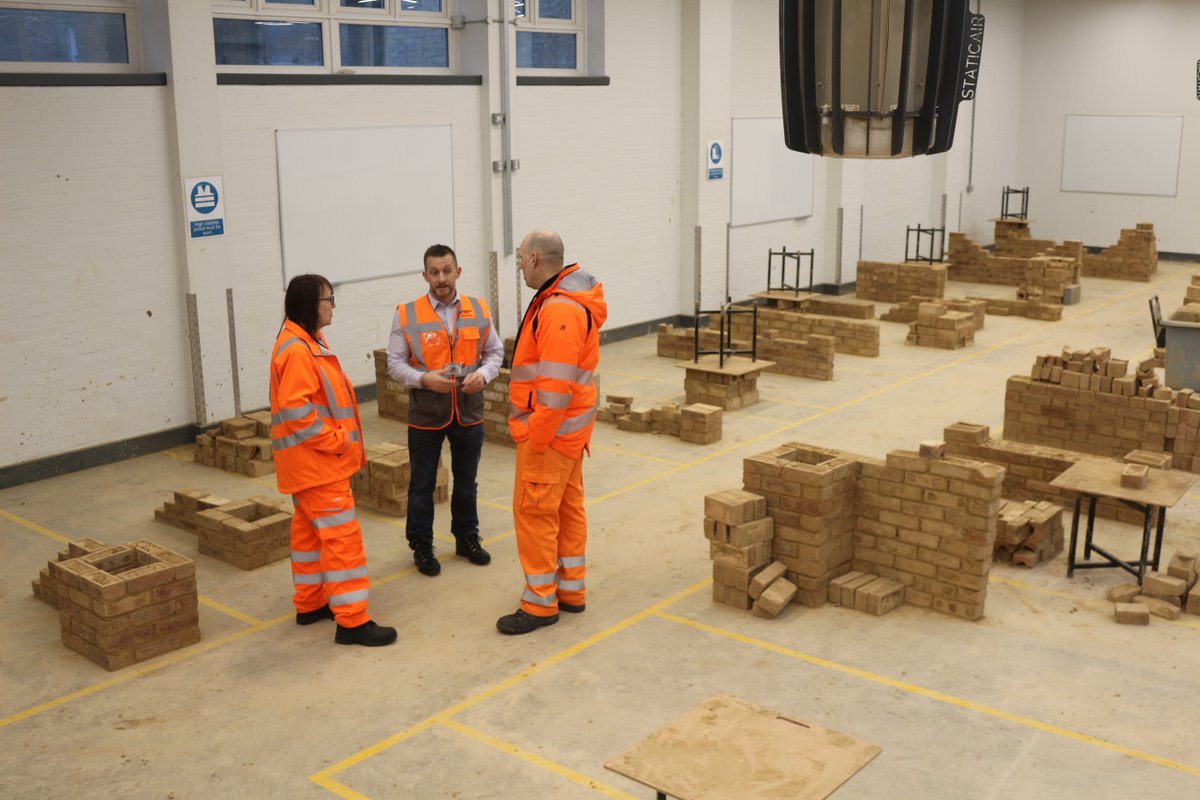 RotherhamColl's tweet image. A huge thank you to @weareibstock for their generous donation of 24 packs of bricks to support our learners at Rotherham College 🧱

#Contstruction #Bricklaying #Employer #Donation #College #Rotherham #ThankYou
