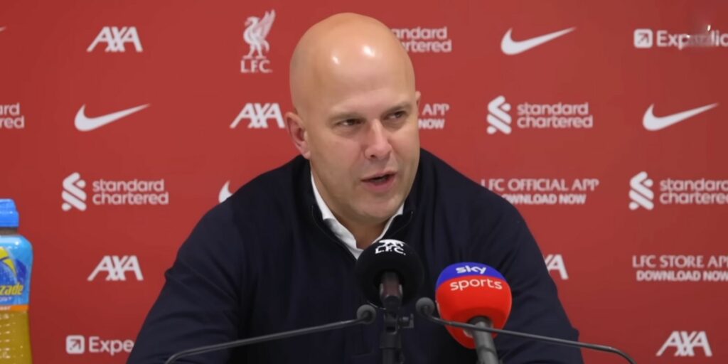 آرني سلوت عن الفترة الحالية خلال المؤتمر الصحفي: "نمر بفترة أشبه بـ "تمهيد مصغر للموسم" لليفربول، مع عدم وجود مباريات منتصف الأسبوع هذا الأسبوع والأسبوع المقبل. ستكون فرصة ممتازة للاعبين الجدد مثل ألكسندر إسّاك للتأقلم والتحضير" 