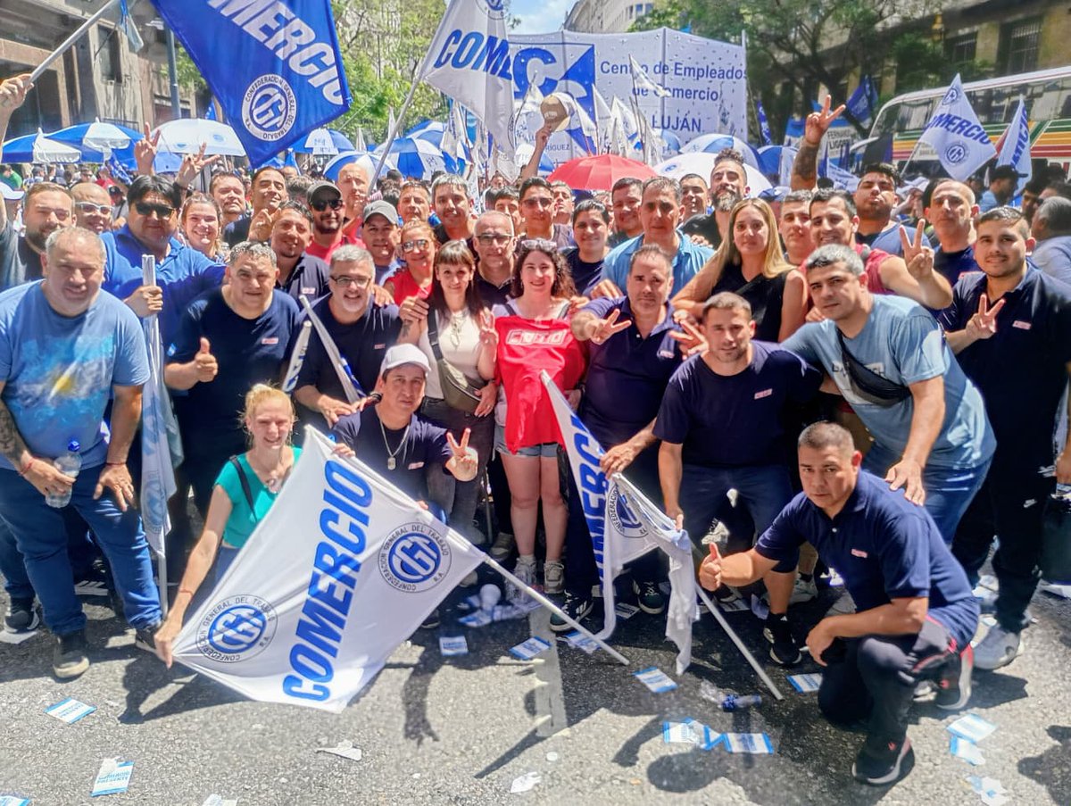 VaneRamos1402's tweet image. Manchamos contra la reforma laboral SOMOS COMERCIO SINDICATO EMPLEADOS DE COMERCIO @CarlosPerezSEC @BuffonePablo @DanielOveja @gabyfranch77 @Pompeya63 @Montesinocarlo1 @cocorojas83