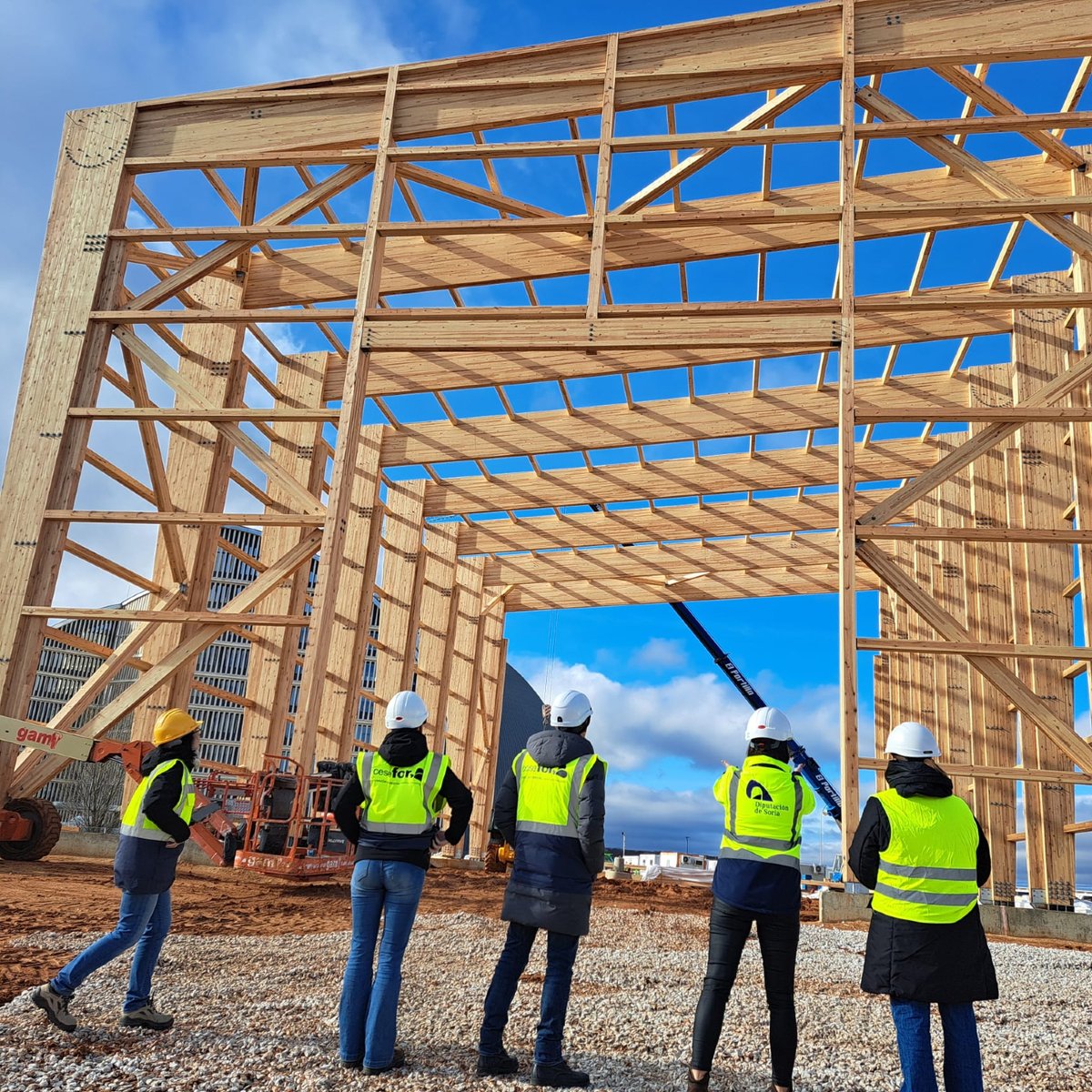 Construyendo Maderaula tweet media