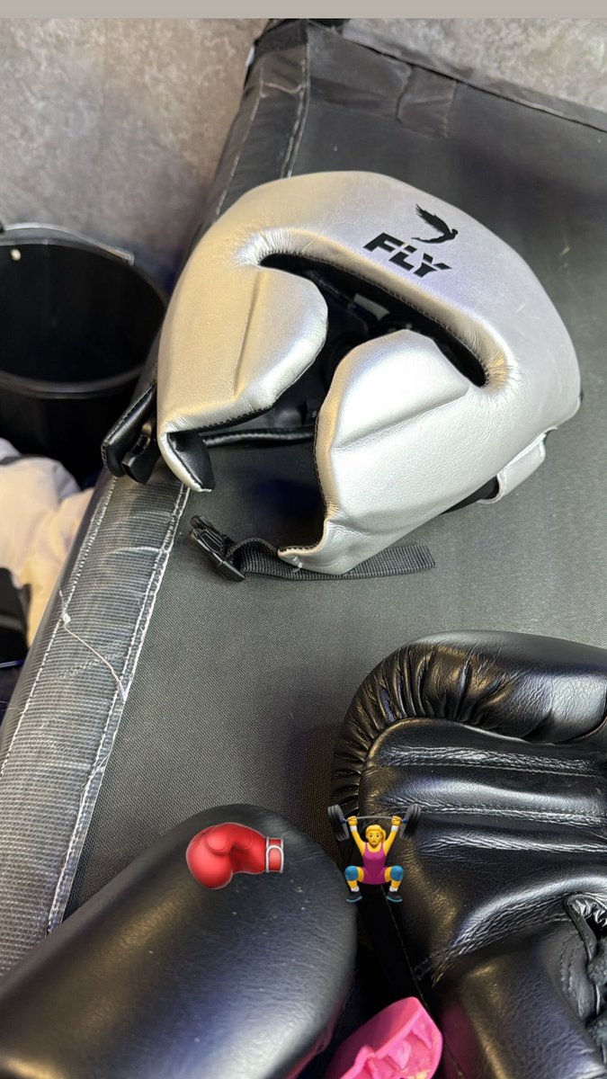 KinkyLadPro tweet media