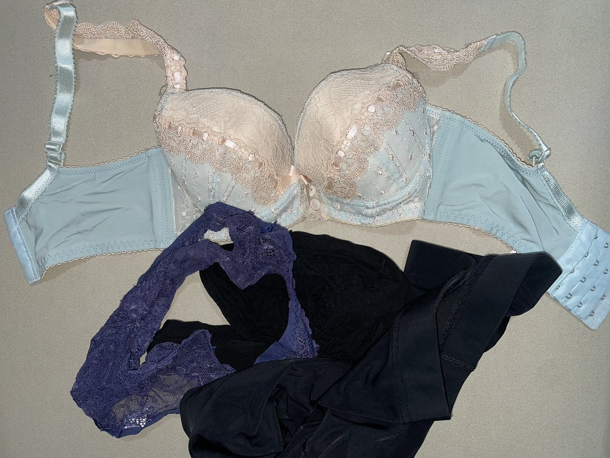 今日份福袋❤️蕾丝内➕文胸➕黑丝➕黑色水光裤袜❤️🧧138顺丰包邮哦✈️送礼物🎁