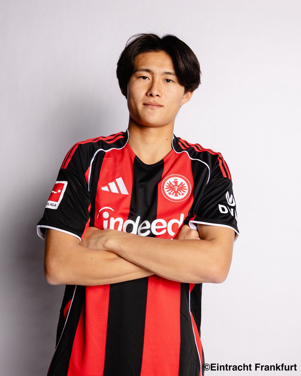 アイントラハト・フランクフルト（ドイツ・ブンデスリーガ1部）への完全移籍が決定した #神代慶人 選手、現地からの様子が届きました📷
#ロアッソ熊本アカデミー 出身の神代選手の今後の活躍に期待しています⚽