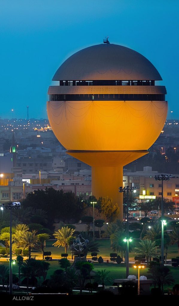 رثاء ل أخي #خالد_الدباسي في وفاة أسرته مساء الأثنين الماضي بعد تعرضهم لحادث أليم.. القدر والموت والمصائب امر مكتوب ومحتوم لانجاة منها وهذه حال الدنيا خلقت على كدر ونكد ولكن طبيعة الإنسان الحزن والهم والحسرات فوق قدرته الذاتية ولنا بنبينا محمد اللهم صل عليه حزنه على أبنه ابراهيم