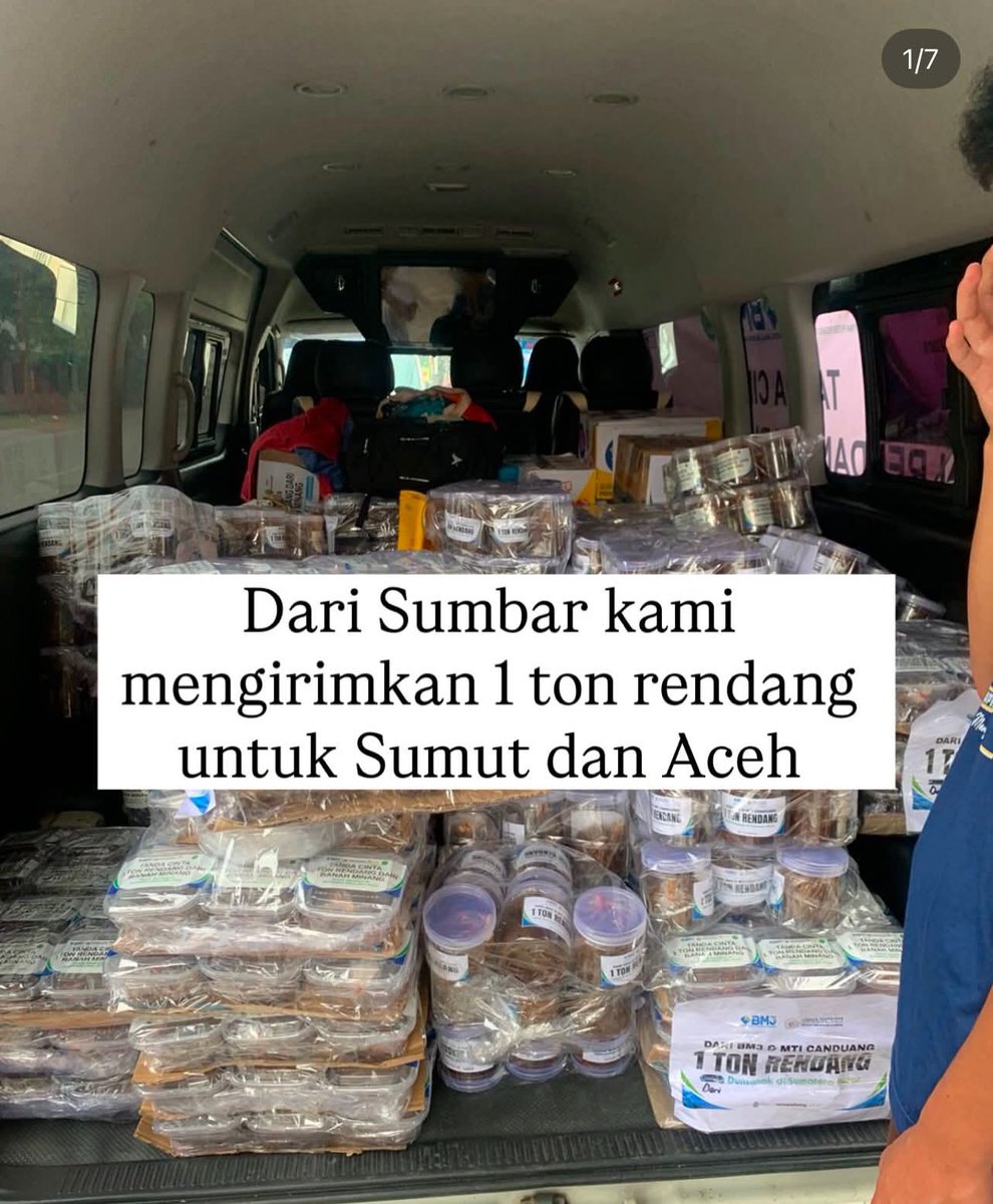 salimafillah's tweet image. Hari ini warga sumbar menunjukkan solidaritas luar biasa. Mereka bersama-sama masak rendang 1 ton untuk saudaranya di Sumut dan Aceh. Kami hanya fasilitator, para penyintas inilah yang sangat luar biasa.

Cepat pulih ya..