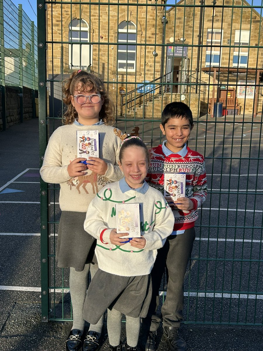 BirstallAcad13's tweet image. What a wonderful way to start our final day! 🎄Congratulations to all our award winners, but especially our Stars of the Half Term for their amazing achievements - you make us #proud every day! 💫👏🏻 Thank you also  to parents for joining us. #hardworkpaysoff
