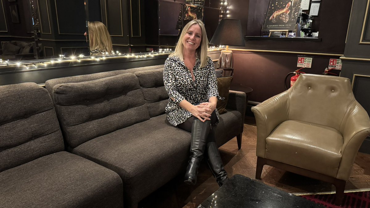 smokeyplaces20's tweet photo. Little check-in from last night at the Marriott Royal Hotel in Bristol 🎄❤️ Cute dress, thick tights and knee-high boots — perfect winter evening outfit 👢✨
Links: https://t.co/sp12xLt4Mp
 #BristolLife #WinterOutfit #FestiveEvening #OOTDNight #StyleCheckIn https://t.co/L6VwrvZWr8