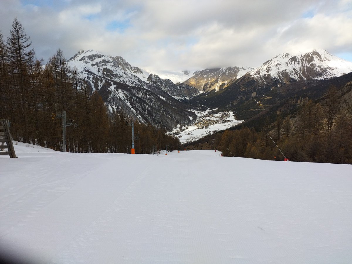 C'est parti !!!⛷️❄️🏔️
Manque un peu de neige....
Mais ça le fait quand même 👍🏻👌😉

#Arvieux 
#Queyras
