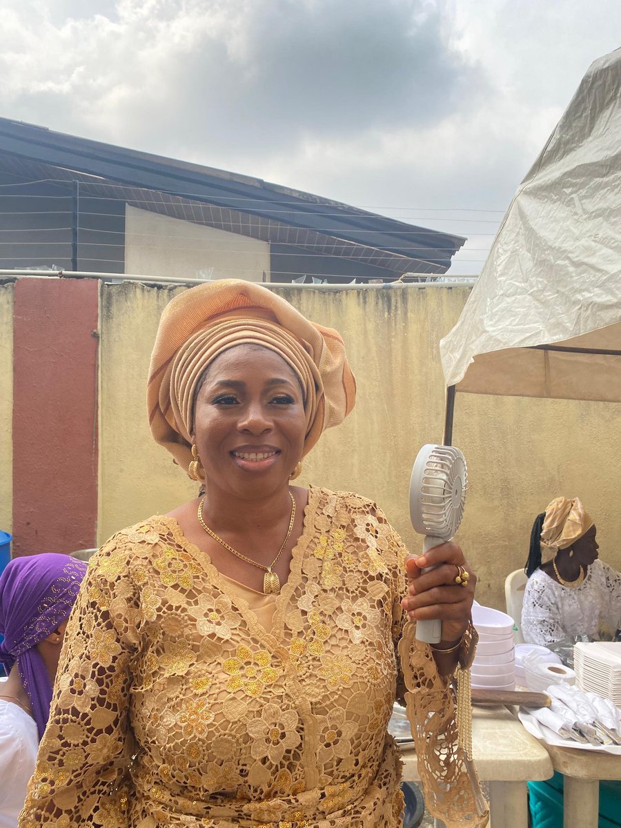 Thepweetymiss's tweet image. Mother🤭                         Daughter❤️