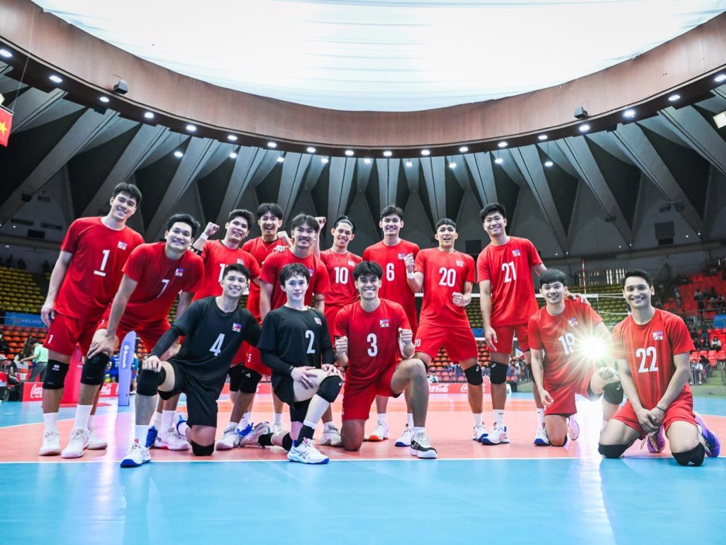 ALAS MEN’S CLAIM BRONZE WITH THRILLING REVERSE SWEEP 🤯

The 🇵🇭Alas Pilipinas Men’s team ends their SEA Games campaign with a 🥉bronze medal after a reverse sweep win against 🇻🇳Vietnam.

CONGRATS, BOYS! ❤️‍🩹😭

🏐 | #SEAGames2025