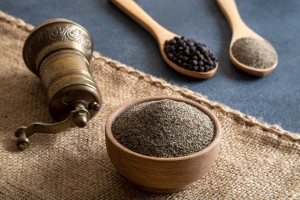 InformistMedia's tweet photo. #NCDEX is considering launching #pepper futures in 2026, subject to regulatory approvals, MD &amp; CEO Arun Raste told #Informist. Pepper futures were earlier discontinued due to legal and regulatory issues.

More Details Here:
https://t.co/SwLaPT4ADx https://t.co/wc7H9XmCGL