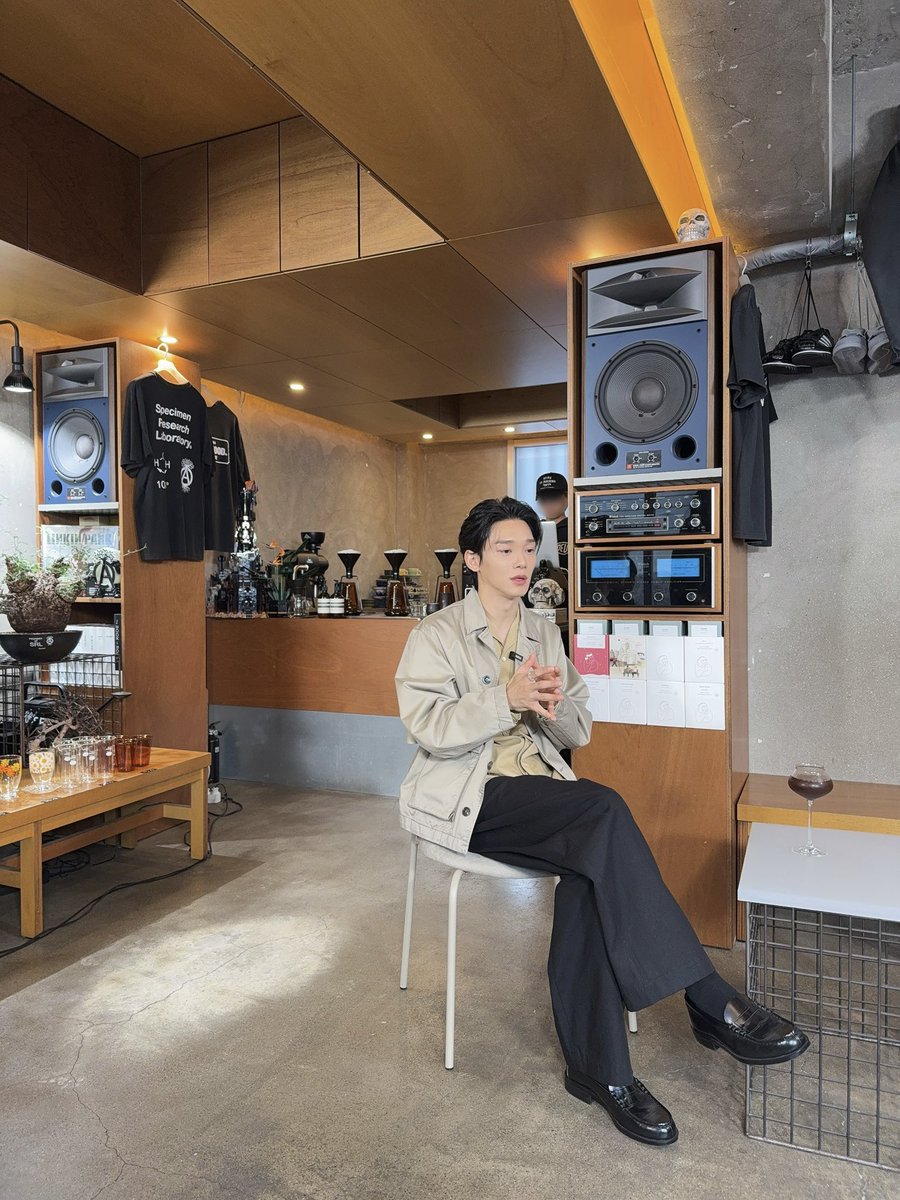 CHEN_INB100's tweet image. 커피테이블 EP.1 

앞으로 더 많은 이야기가 이어질 첸의 커피테이블! ☕️
언제든 편하게 놀러오세요~🤎

#첸 #CHEN