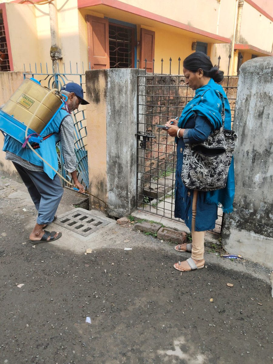 kmc_kolkata's tweet photo. A few pictures of the frontline workers of the Vector Control Team on duty across the city.
#VectorControlByKMC #KMConDuty https://t.co/9LAnbL1yDl