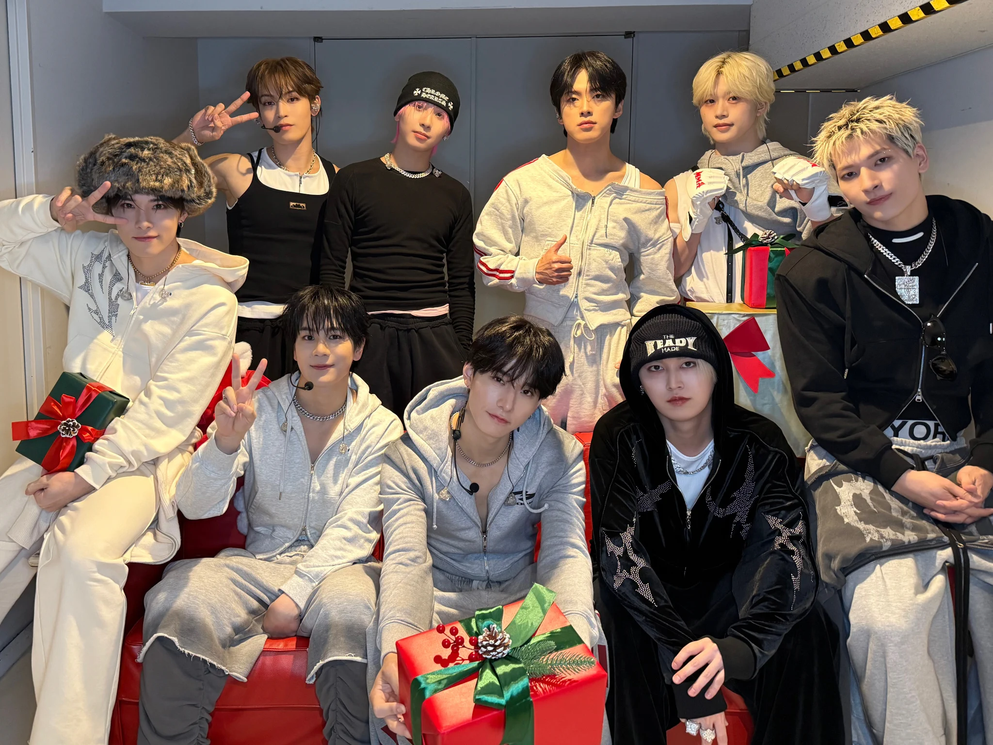 JO1 X:ssä: ”2025.12.19 📸 JO1 10TH SINGLE 