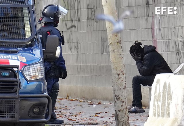 Los relatores ONU condenan el desalojo en Badalona y el "discurso estigmatizador" de las autoridades.

efe.com/espana/2025-12…