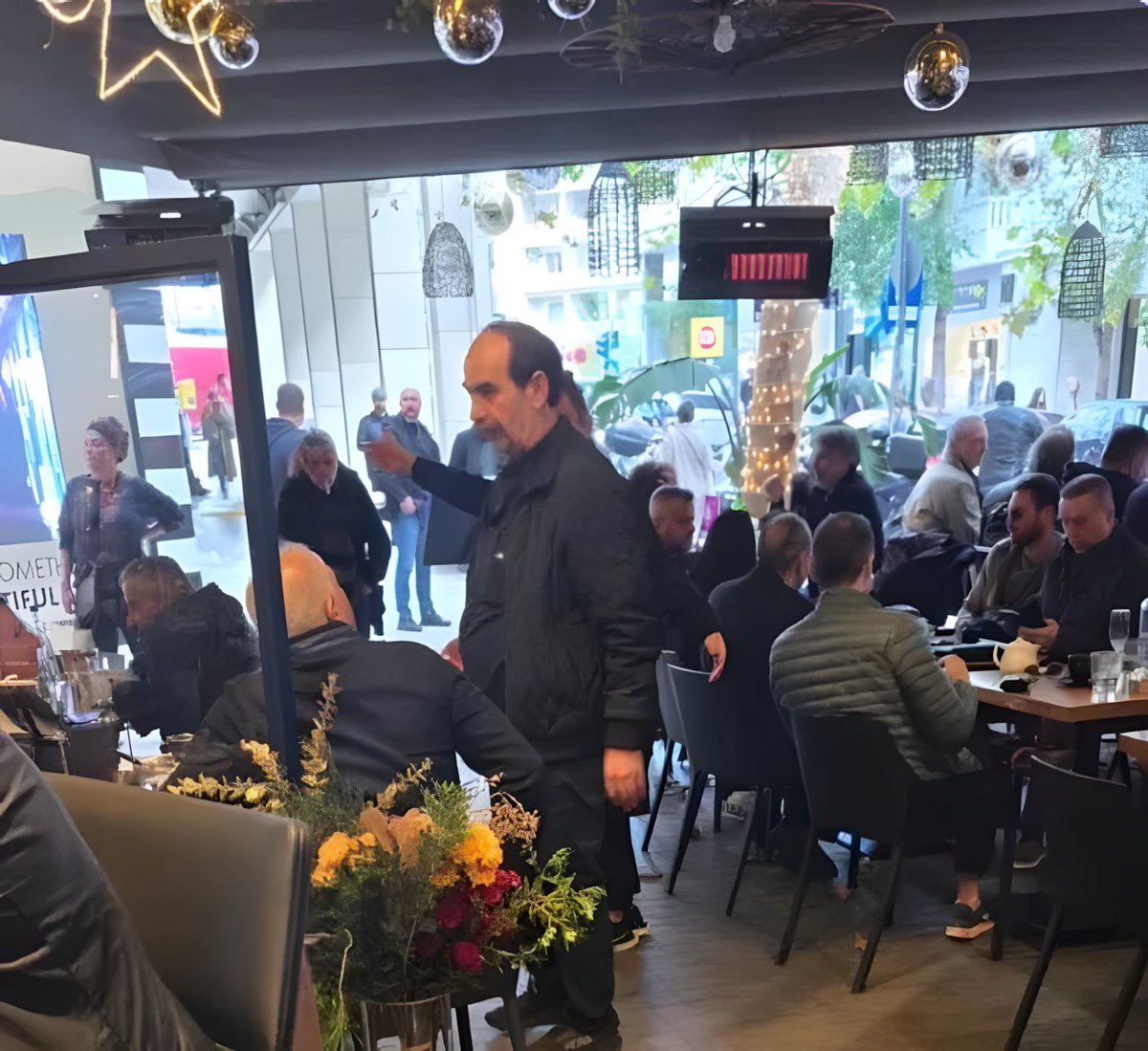 - Φραπέ παγωμένο με 2 κουταλιές ζάχαρη.
- Το ίδιο, χωρίς ζάχαρη
- Πανο, χωρίς ζάχαρη ο Φραπές Είναι δηλητήριο
- Δικαίωμά μου.