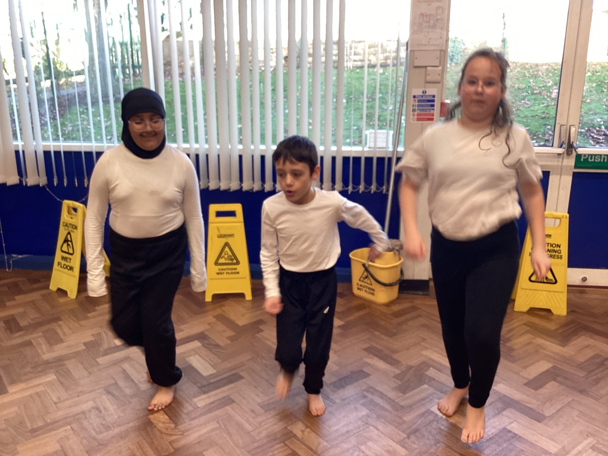 StMarysCofEPri1's tweet photo. #Year5Autumn2025 #growinginwisdom #findingourvoice #livingincommunityandservice https://t.co/gdcRMZ05nm
