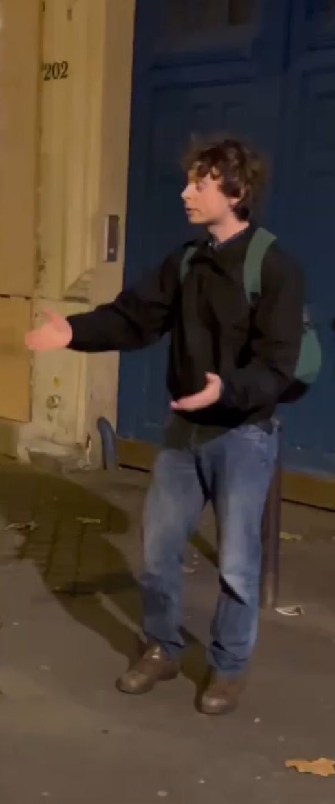 🔴AGRESSION DE MILITANTS RN, UN ENSEIGNANT IMPLIQUÉ 🔴

Nous avons identifié l'un des agresseurs des militants <a href="/RNational_off75/">Rassemblement National Paris</a> et <a href="/RNJ_off/">RNJ 🇫🇷</a> hier, il s'agit de Mathias Boussemart enseignant à l'université de Nanterre.
<a href="/UParisNanterre/">Université Paris Nanterre</a> une réaction ?