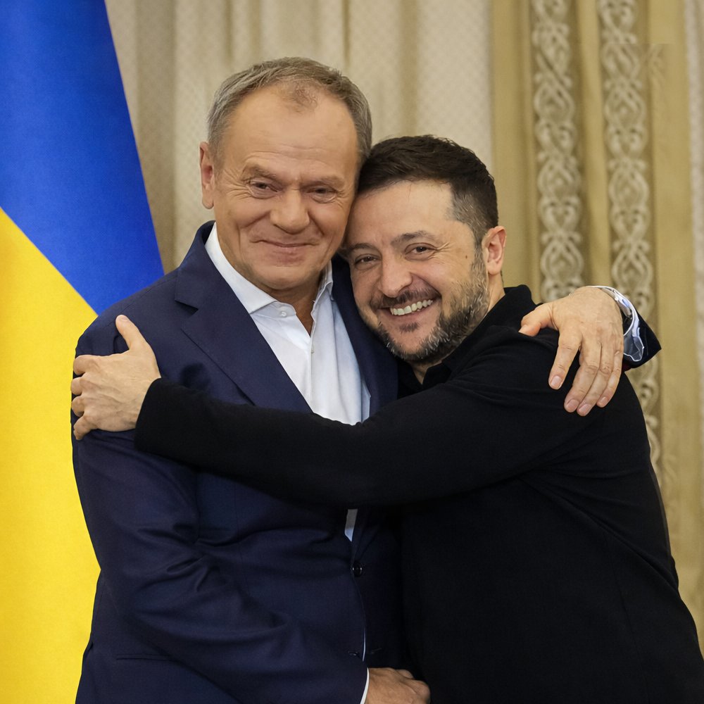 EwaZajaczkowska's tweet image. Trzymajcie mnie. UE właśnie zdecydowała, że państwa członkowskie, w tym Polska, ZADŁUŻĄ SIĘ na kolejne 90 miliardów euro na rzecz Ukrainy, a Donald Tusk się na to zgodził❗ PODAJCIE DALEJ, niech jak najwięcej osób się dowie, bo to jest skandal❗

Przekażemy Ukrainie w formie…