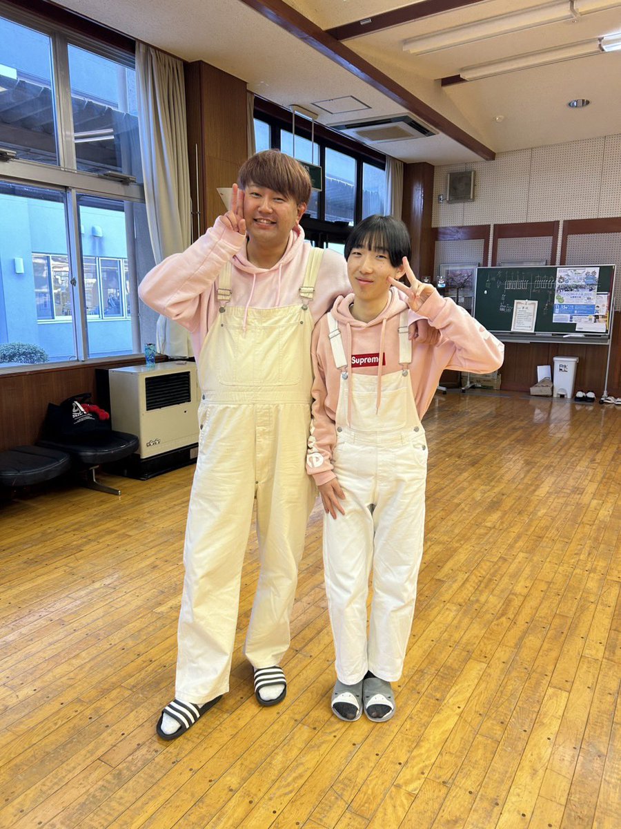 voice_sousuke's tweet image. 🎷サックスの教え子🎷
奏佑の衣装に寄せてくれてうれぴー🤩

そーすけ二代目はこの子に決まりました🤣🤣🤣

#笛吹高校吹奏楽部
#BigSmile