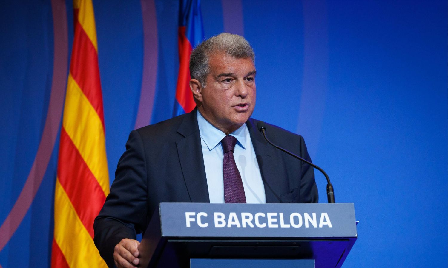 خوان لابورتا يفتح دفاتر الماضي: من الطرد المدرسي والخدمة العسكرية إلى ميسي وصدامه المستمر مع ريال مدريد 