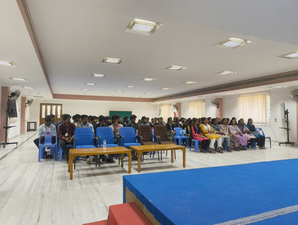 360digitmg's tweet image. AI for All: The Future Begins Here

An engaging orientation session at Velammal Engineering College , Chennai for 2nd &amp;amp; 3rd year AI &amp;amp; DS students, introducing Generative AI and Agentic AI with real-world use cases across Data Science and AI applications.

#AIForAll #GenAI