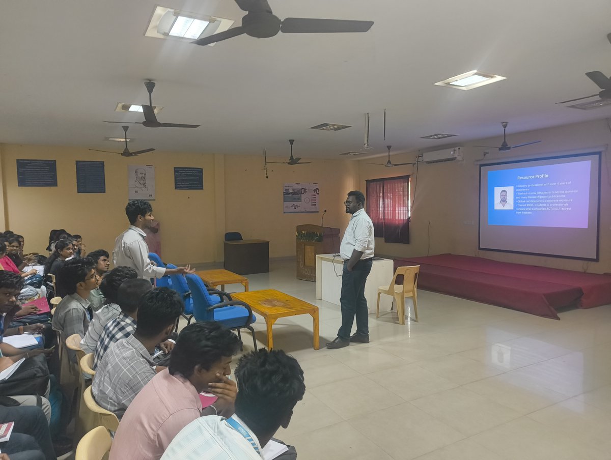 360digitmg's tweet image. AI for All: The Future Begins Here

An engaging orientation session at Velammal Engineering College , Chennai for 2nd &amp;amp; 3rd year AI &amp;amp; DS students, introducing Generative AI and Agentic AI with real-world use cases across Data Science and AI applications.

#AIForAll #GenAI