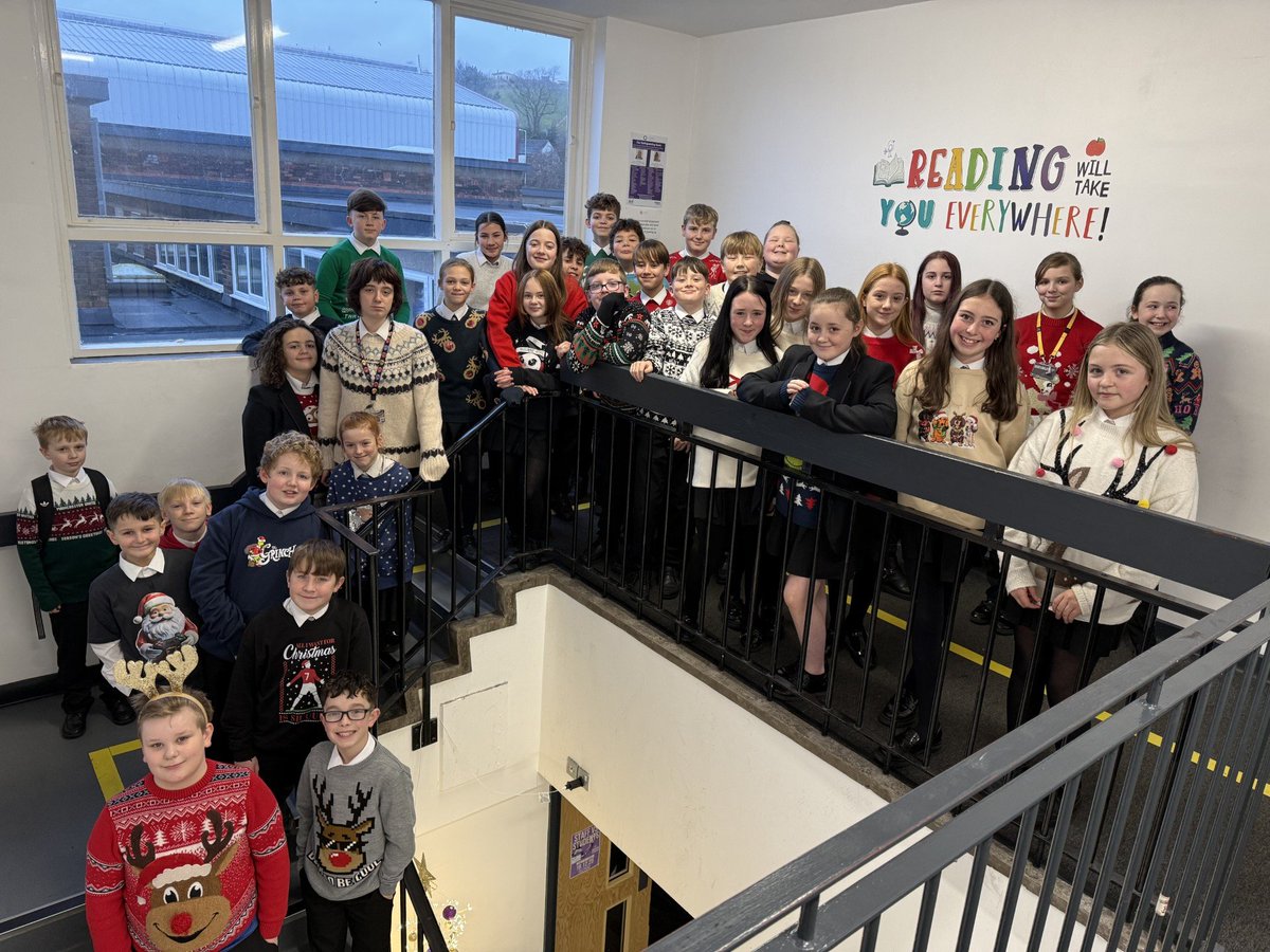 ValleyLAcademy's tweet image. Feeling festive in our jolly jumpers raising money for @RossHospice #WinterGiftProgramme #Service