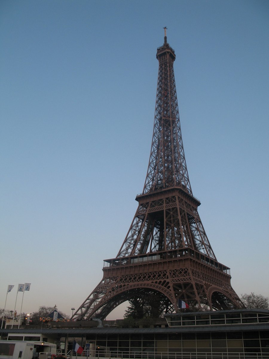 📻✨ ¿Sabías que la radio salvó a la Torre Eiffel?
Sí, la Torre Eiffel iba a ser demolida en 1909 😱

¿Quieres saber qué ocurrió para que hoy sigamos disfrutando de uno de los monumentos más famosos y visitados del mundo?
 
Léelo aquí
🔗 n9.cl/f2gih