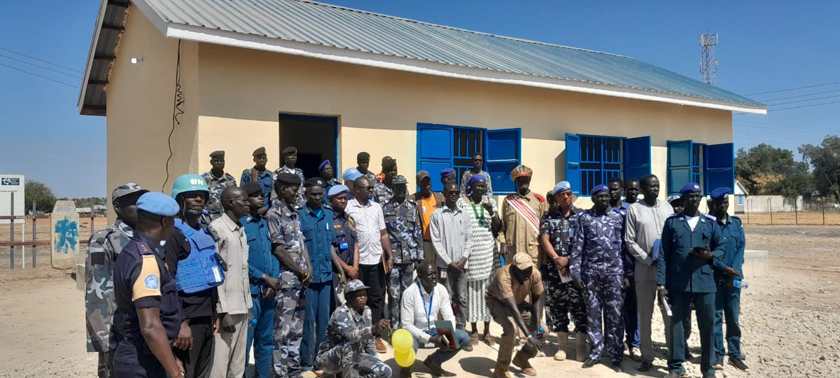 ConflictFor's tweet photo. Thank you ACR team for accomplishing Bentiu police training hall construction with support from UNMISS https://t.co/0XI9g3jC2C