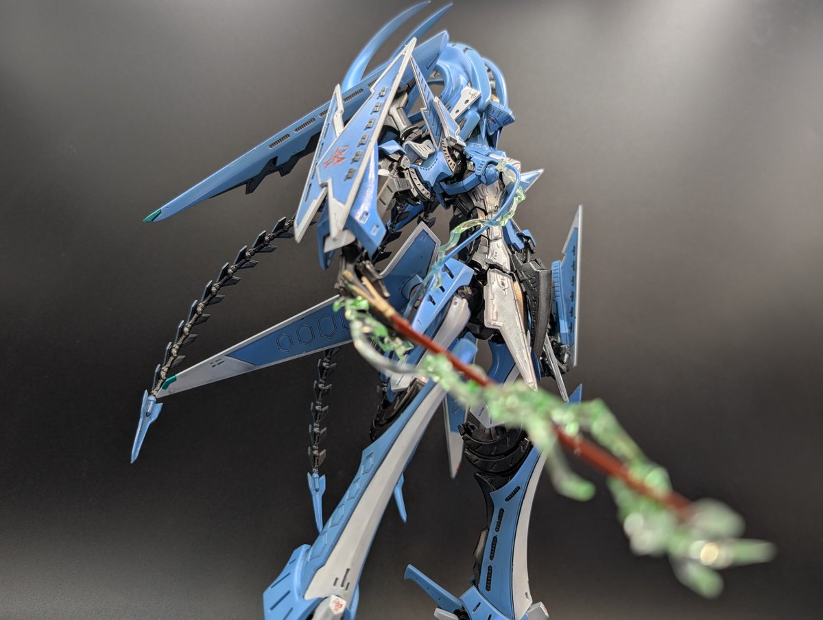 ボークス 1/100 VSMS ゲートシオンマーク３リッタージェット・破烈の人形(アスティルーテヘッド)完成しました！
同じく1/100で販売されたガレキ版のアスティルーテヘッドをプラキットのVSMSで再現しました！側頭部はプラ材とパテのスクラッチで挿げ替えています。
#FSS_jp