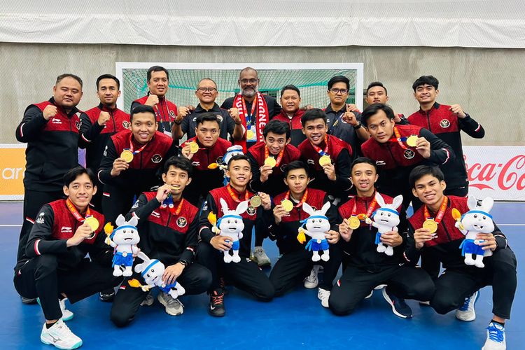 Sementara itu dari hoki indoor, di cabang olahraga yang secara tradisional dikuasai Malaysia, tim putra Indonesia meraih emas secara back-to-back. 

Cambodia 2023
🇮🇩🥇
🇲🇾🥈

Thailand 2025 
🇮🇩🥇
🇲🇾🥈

Kedua final dimenangkan lewat shot-out. Pelatih Kepala Hoki Indonesia adalah
