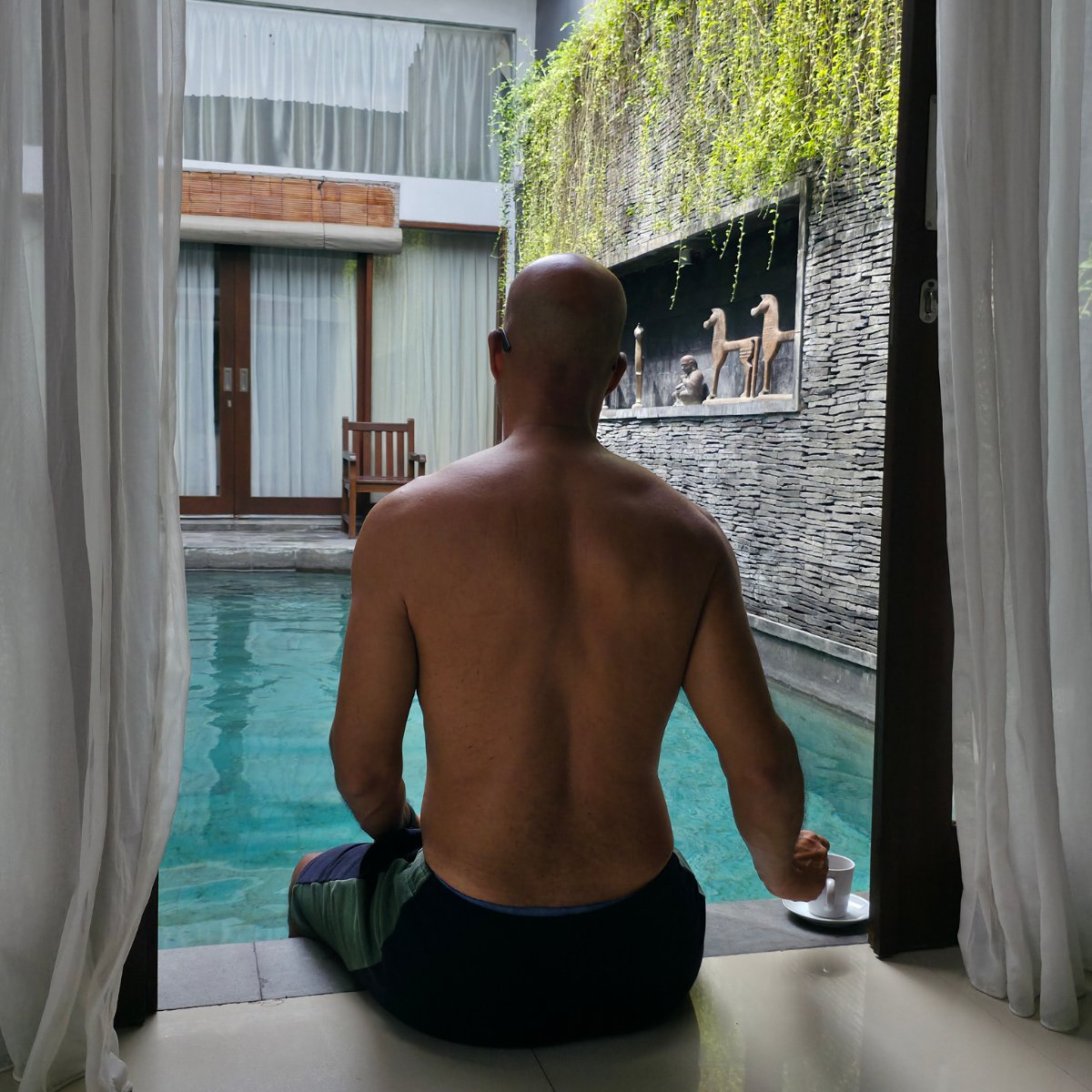 strbooster's tweet image. Enjoying morning coffee in Bali, thinking how wellness stays are gonna crush it in 2026.