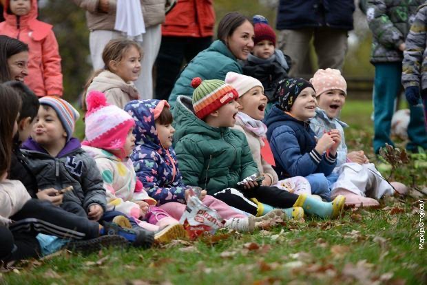 #Govori_da_bih_te_video
17.00
Borba za vrtić Pionirski grad

instagram.com/radio_beograd_2
facebook.com/RadioBeograd2/
97,6 MHz