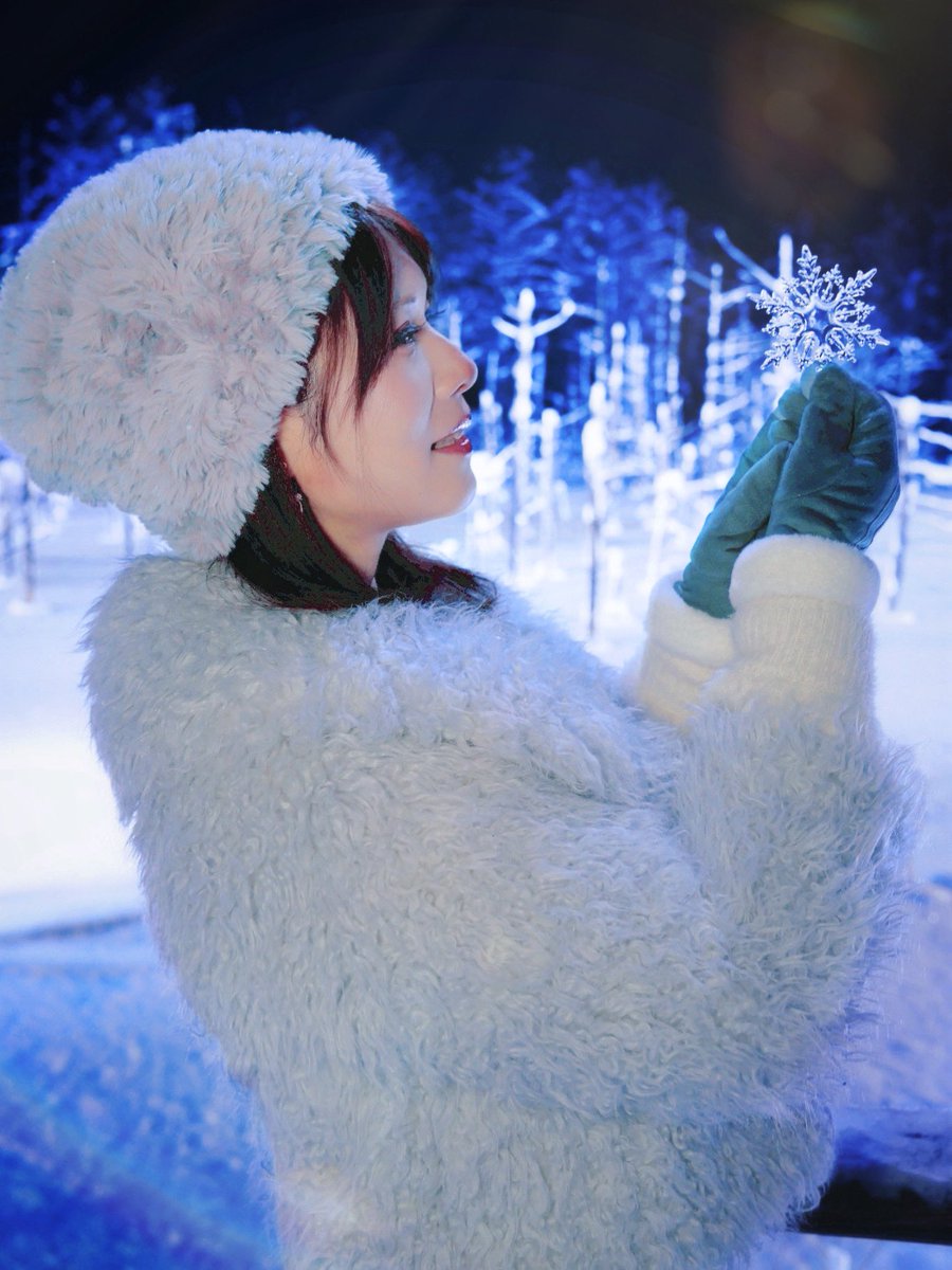 miyuRT2's tweet photo. 静寂の夜に❄️

📸 2025.12.10 Sekinoさん
 #青い池 #ライトアップ #美瑛 #被写体 #ポートレート #ポートレートモデル #北海道 https://t.co/2DNzqwvM8p